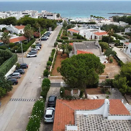 Maria Villa *
